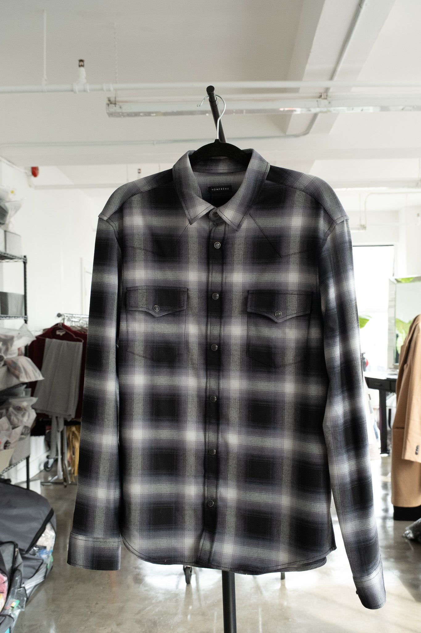 Monfrére black flannel- sz L (Brand new)