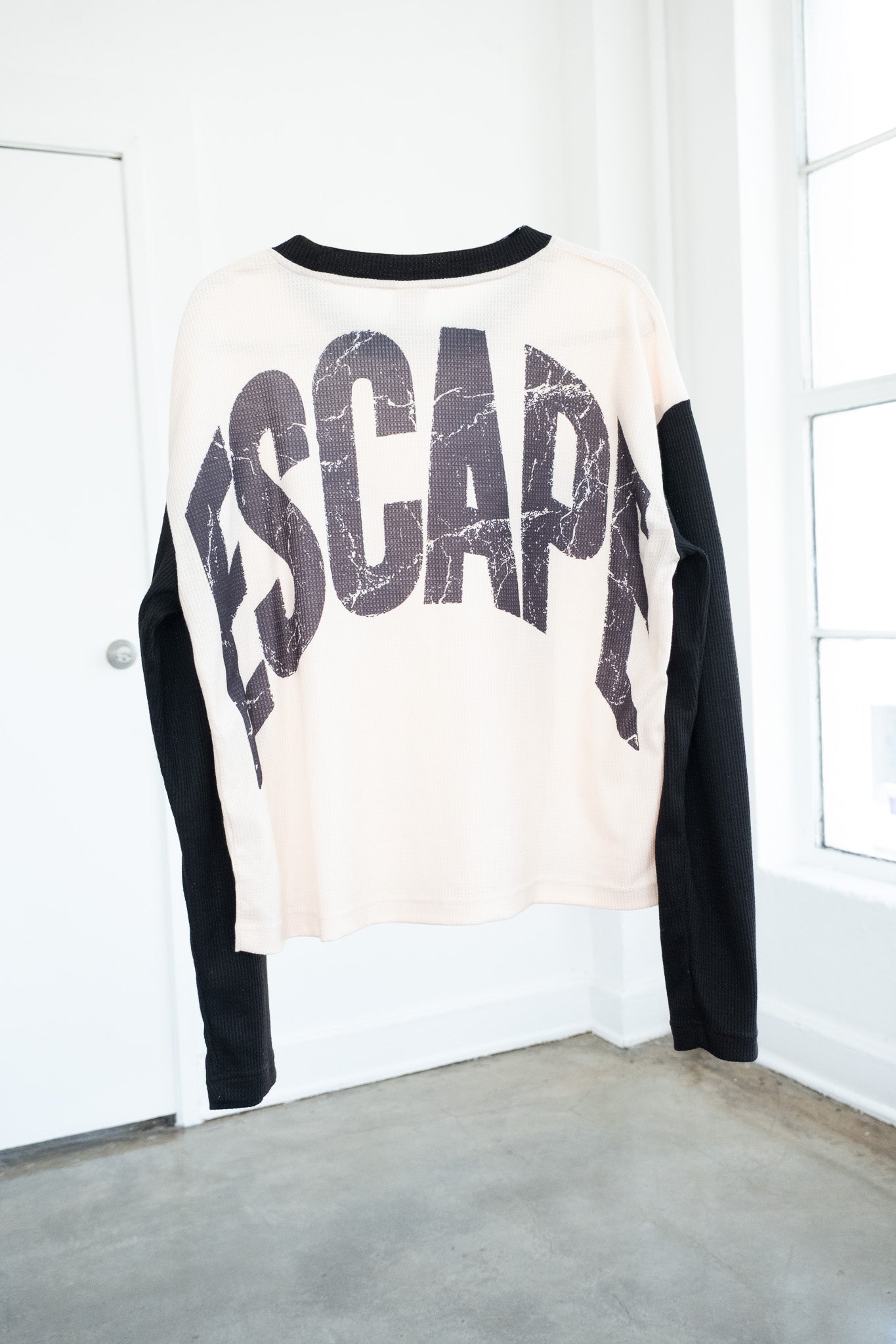 Archive - Escape long sleeve - M