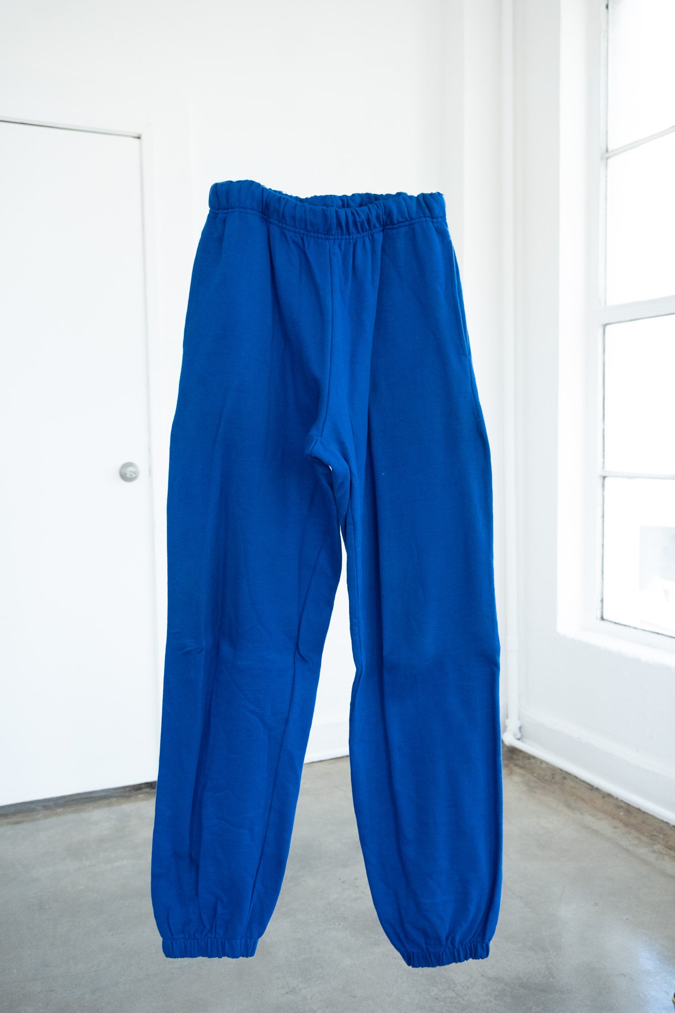 Mnml slim blue joggers- M