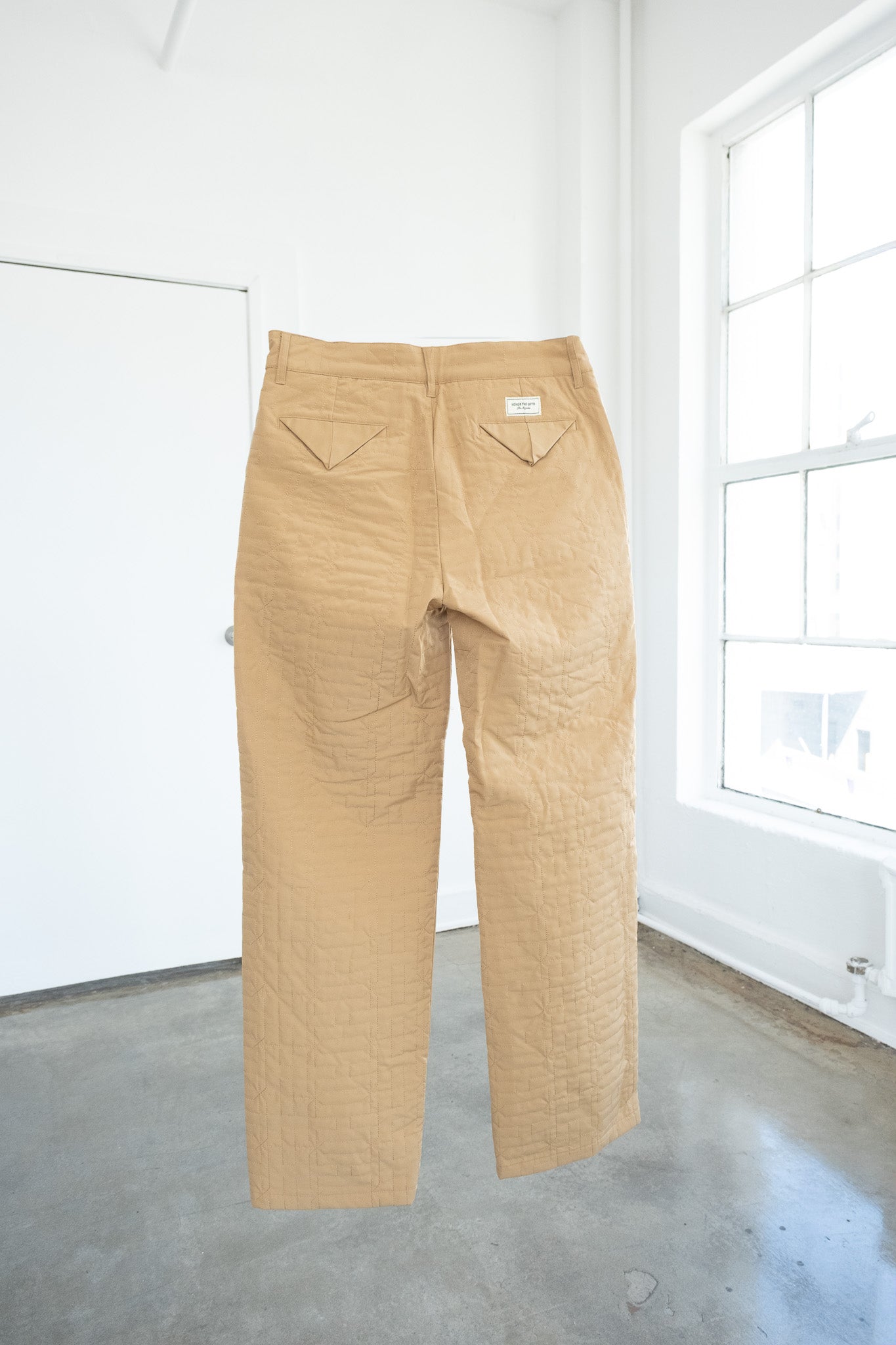 HTG- tan embossed pants 32