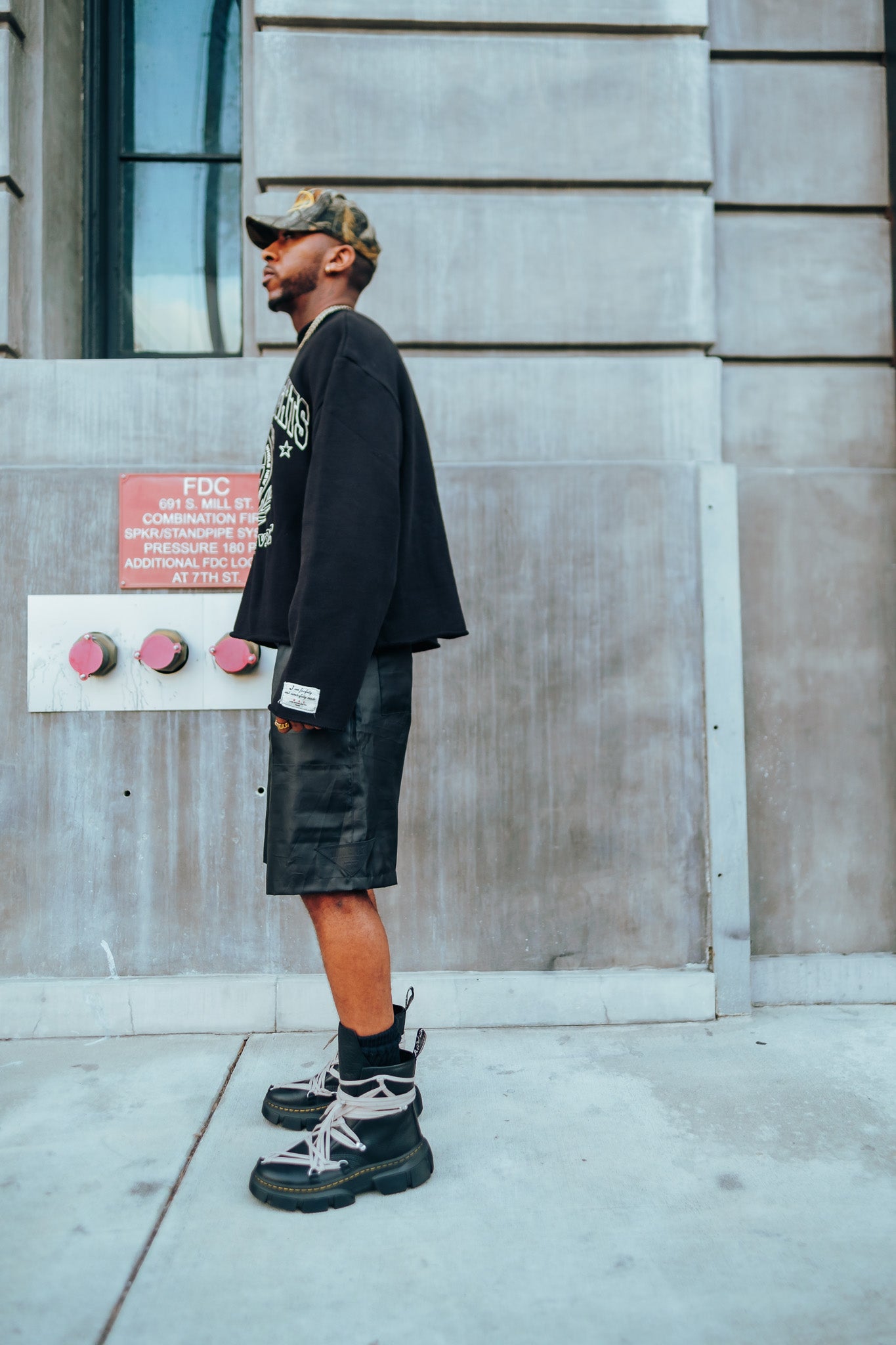 Oversized Crewneck Sweatshirt- Black