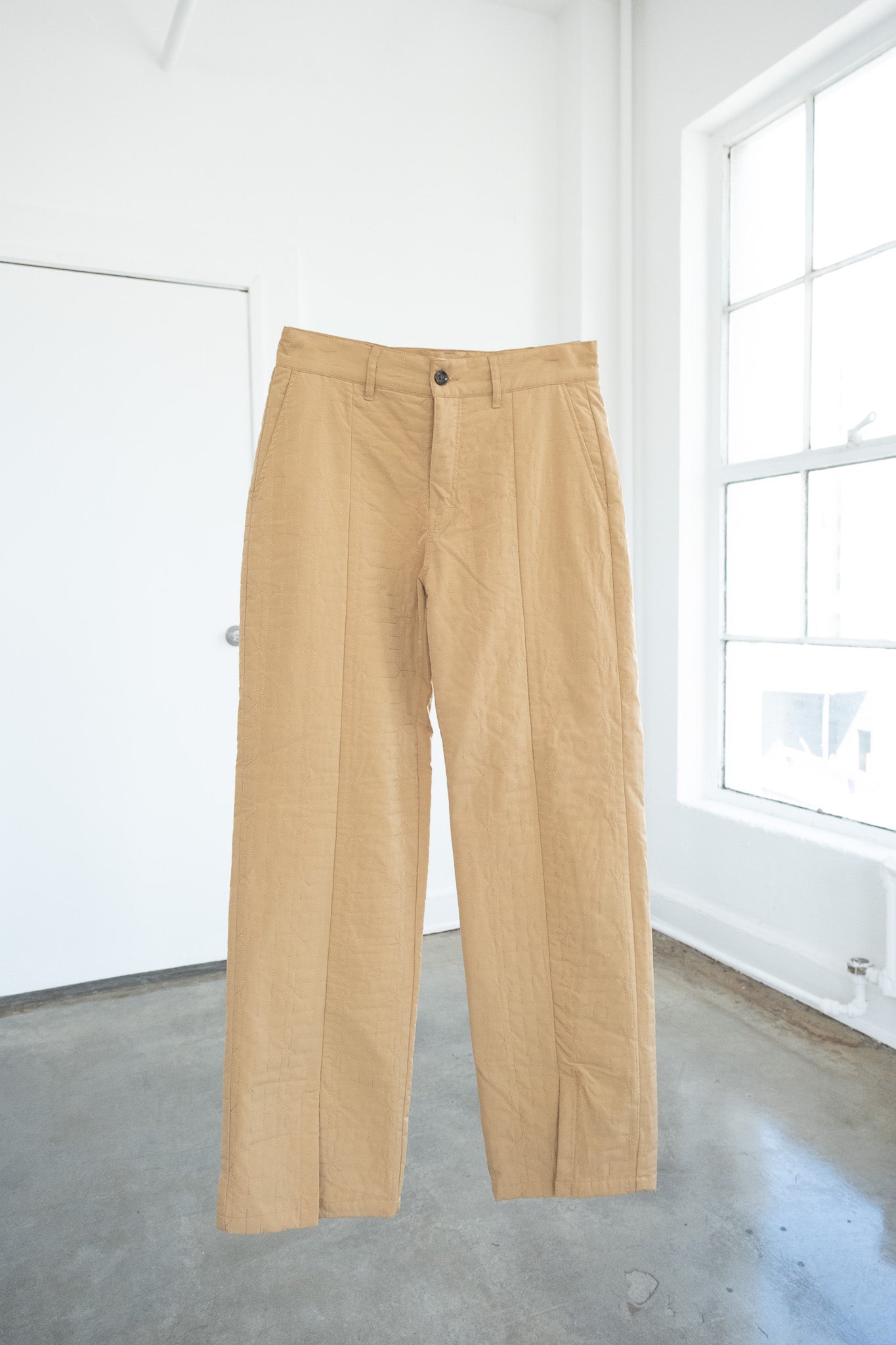 HTG- tan embossed pants 32