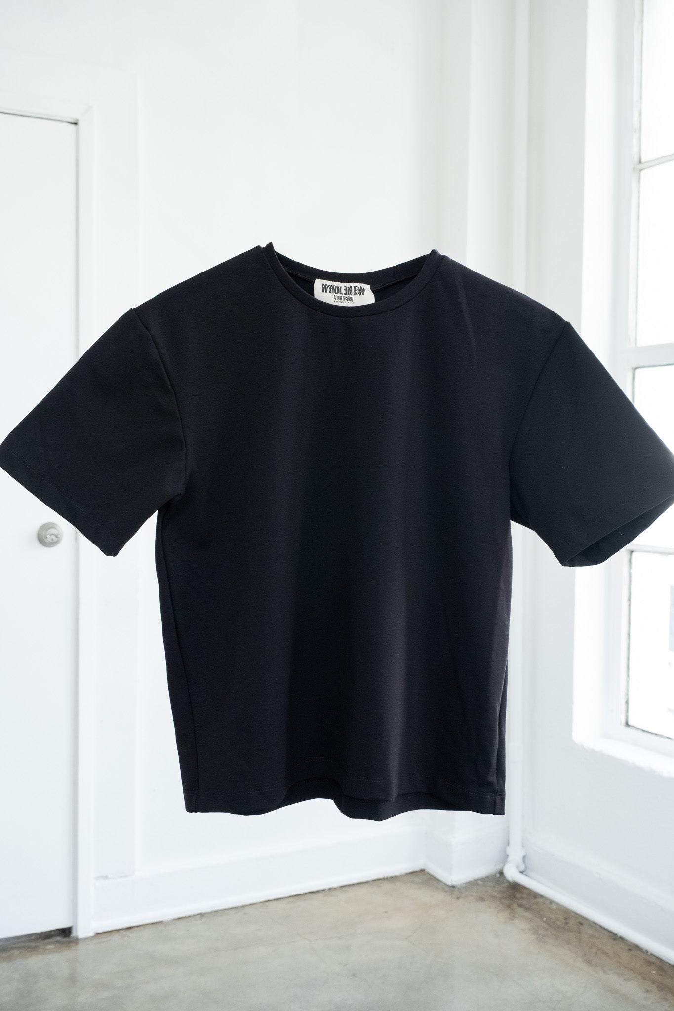 Slim Cropped Tee - Black
